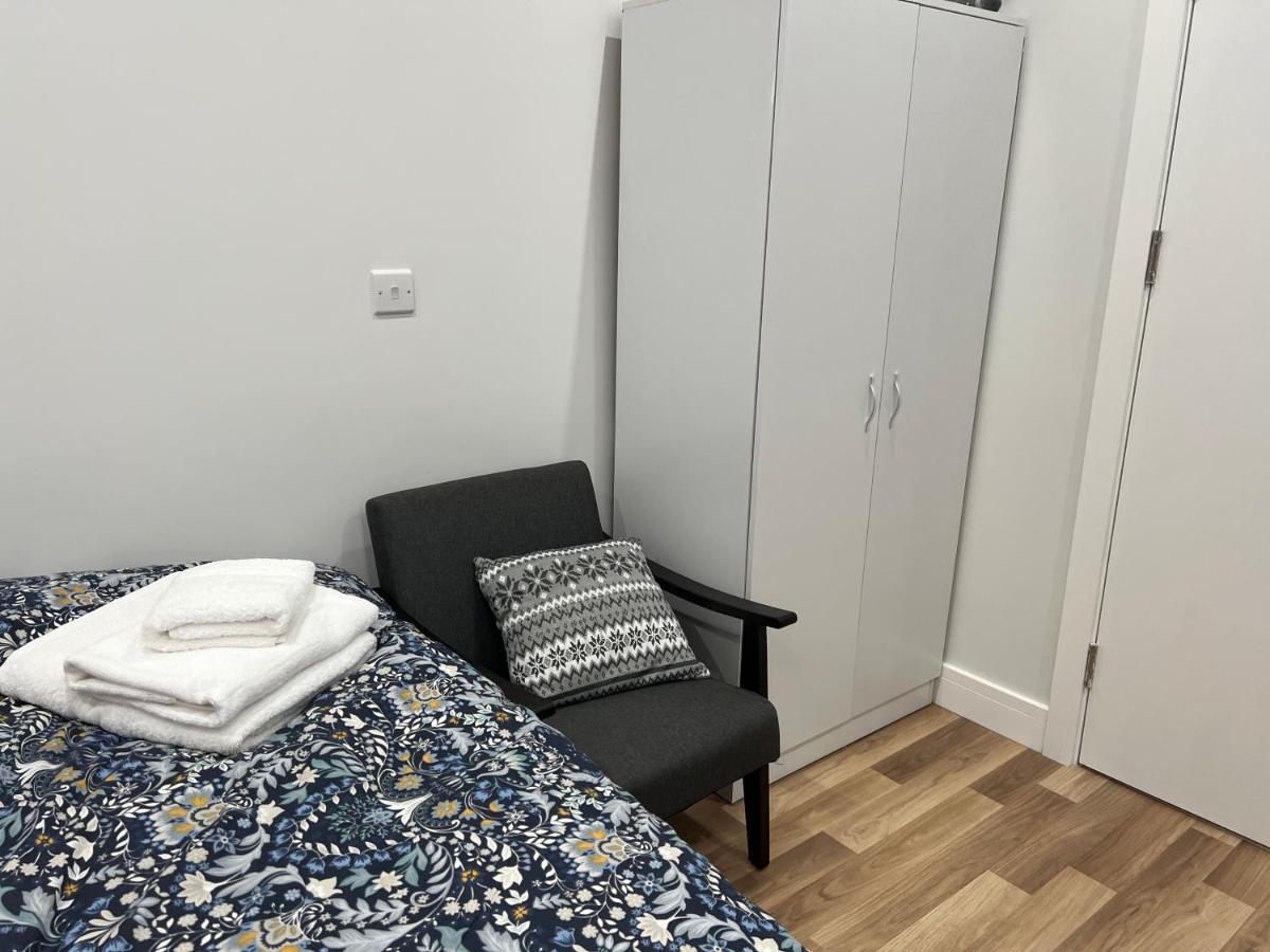 Park View Serviced Apartment - Next To Northolt Tube Station - Near Central London & Wembley Exterior photo