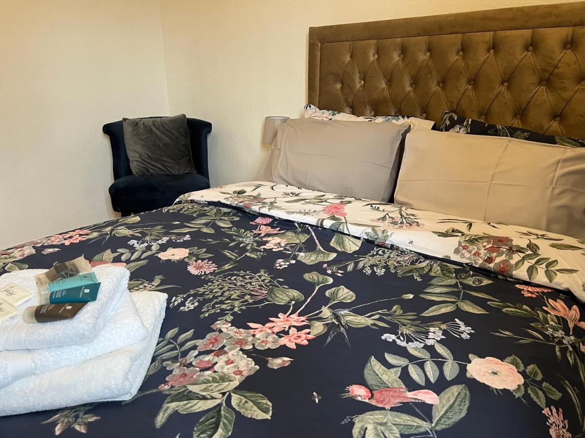 Park View Serviced Apartment - Next To Northolt Tube Station - Near Central London & Wembley Exterior photo