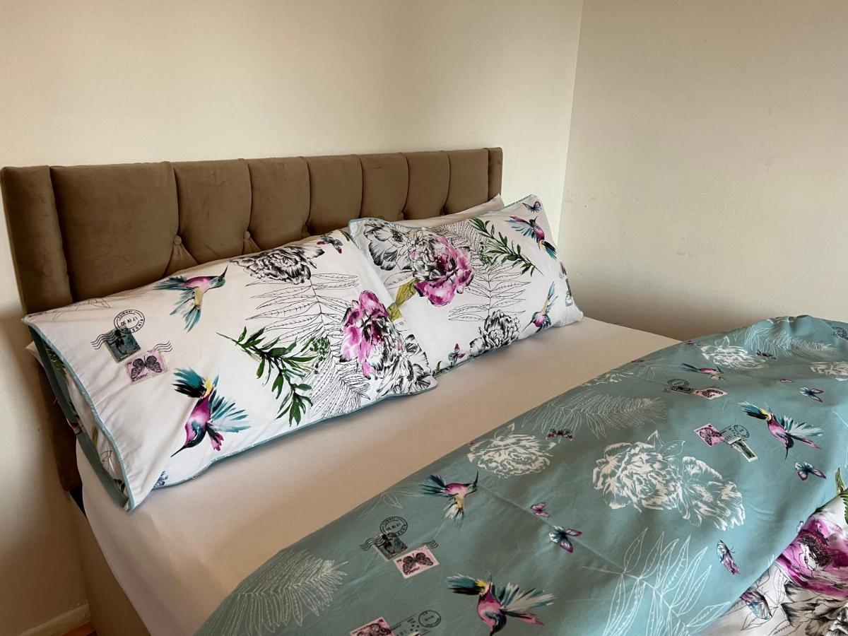 Park View Serviced Apartment - Next To Northolt Tube Station - Near Central London & Wembley Exterior photo